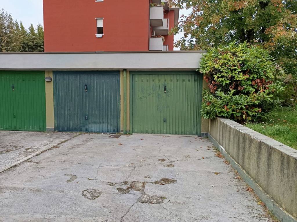 Box / garage a Bareggio in Via Piave, 118 - Foto 4