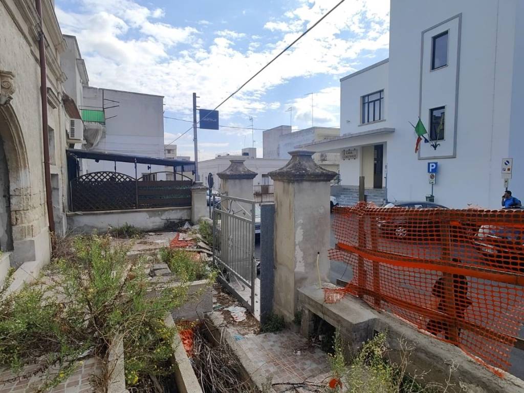 Palazzo / stabile a Statte in Via San Francesco d'Assisi, 14 - Foto 2