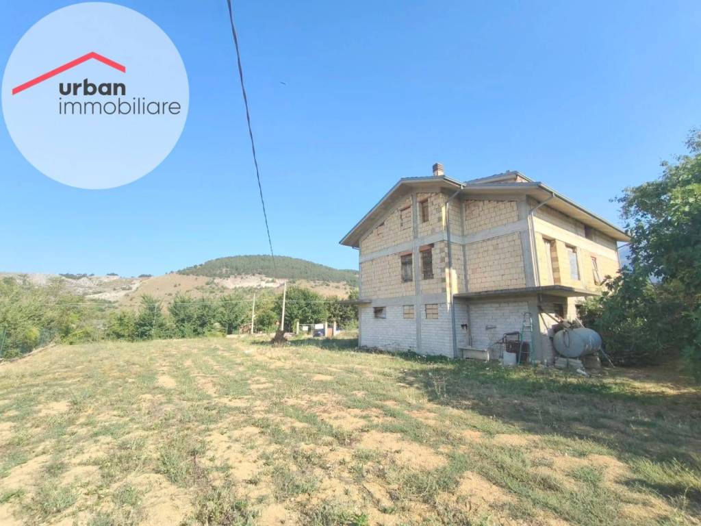 Villetta a schiera a Ocre in Via Fontamara - Foto 3