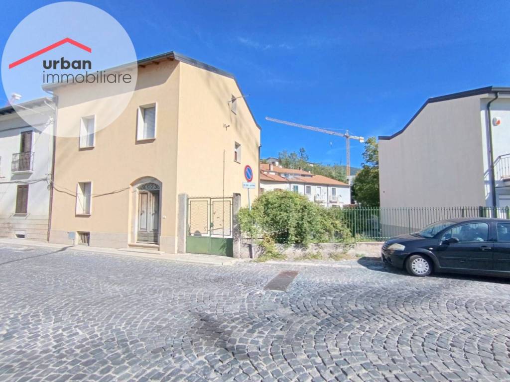 Casa indipendente a L'aquila in Via del Duomo - Foto 2