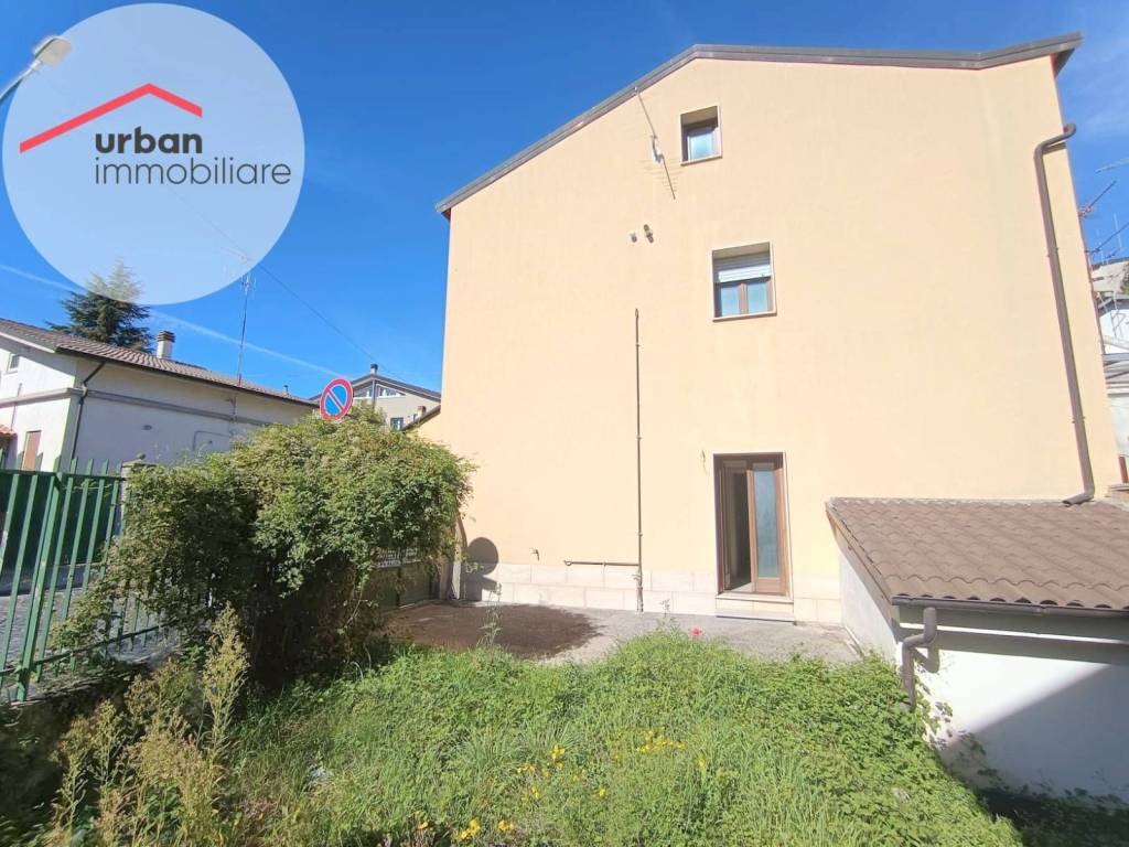 Casa indipendente a L'aquila in Via del Duomo - Foto 4