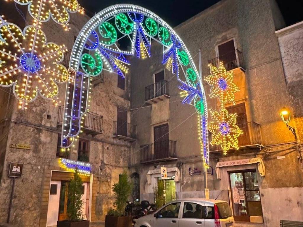 Casa indipendente a Isnello in Piazza Giuseppe Mazzini, 8 - Foto 2