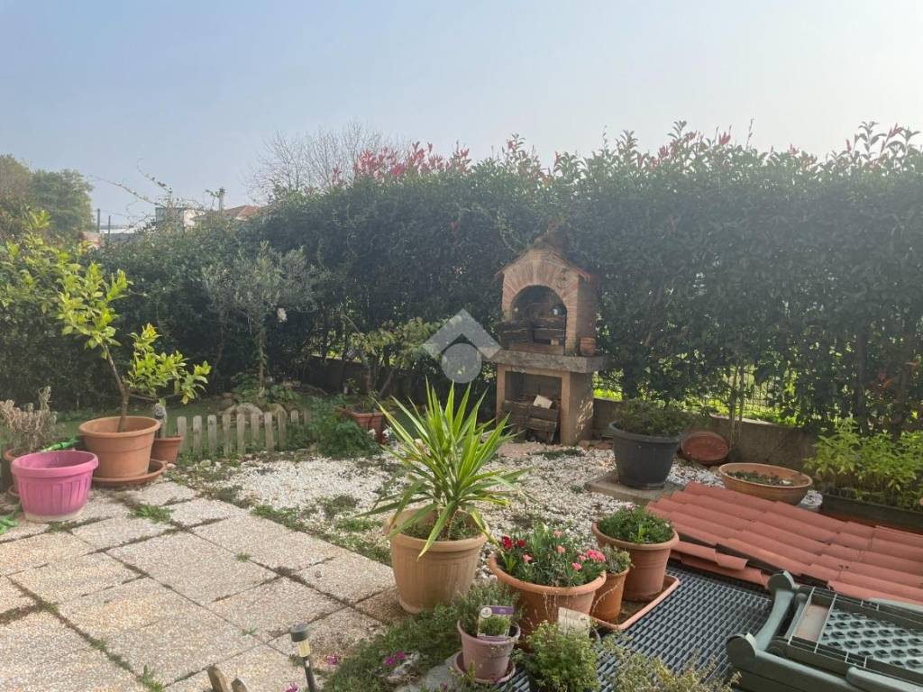Appartamento a Cardano al campo in Via cadore, 28 - Foto 4