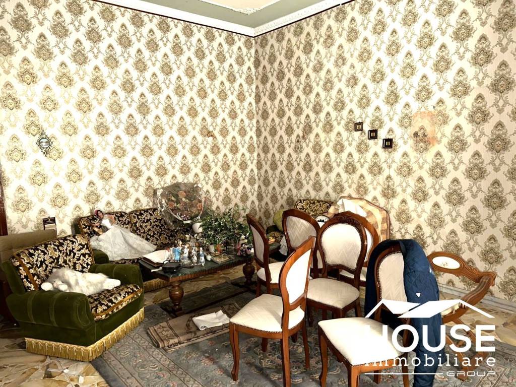 Casa indipendente a Regalbuto in Via Roma - Foto 3