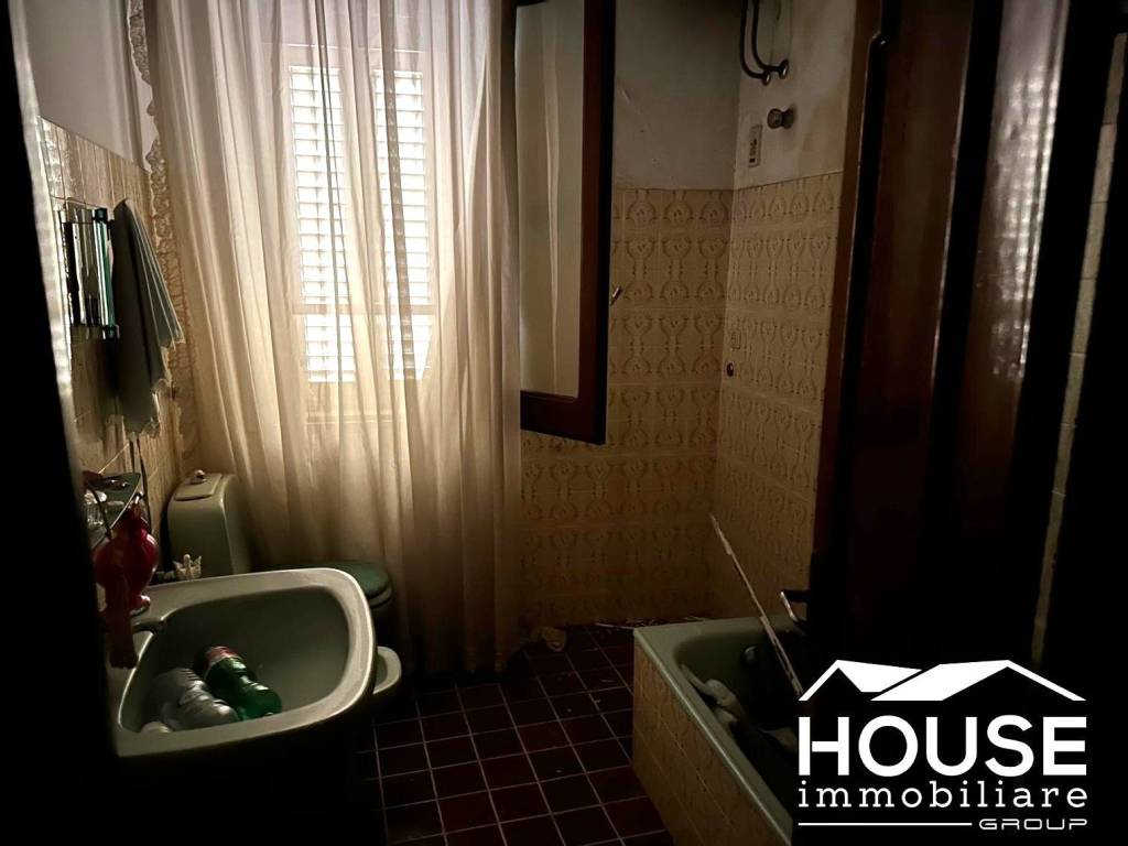 Casa indipendente a Regalbuto in Via Roma - Foto 5