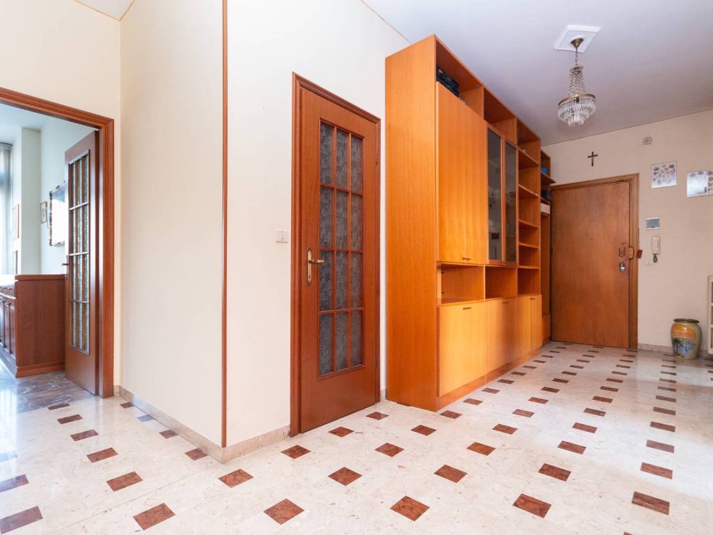 Appartamento a Venaria reale in Viale Buridani, 14 - Foto 2