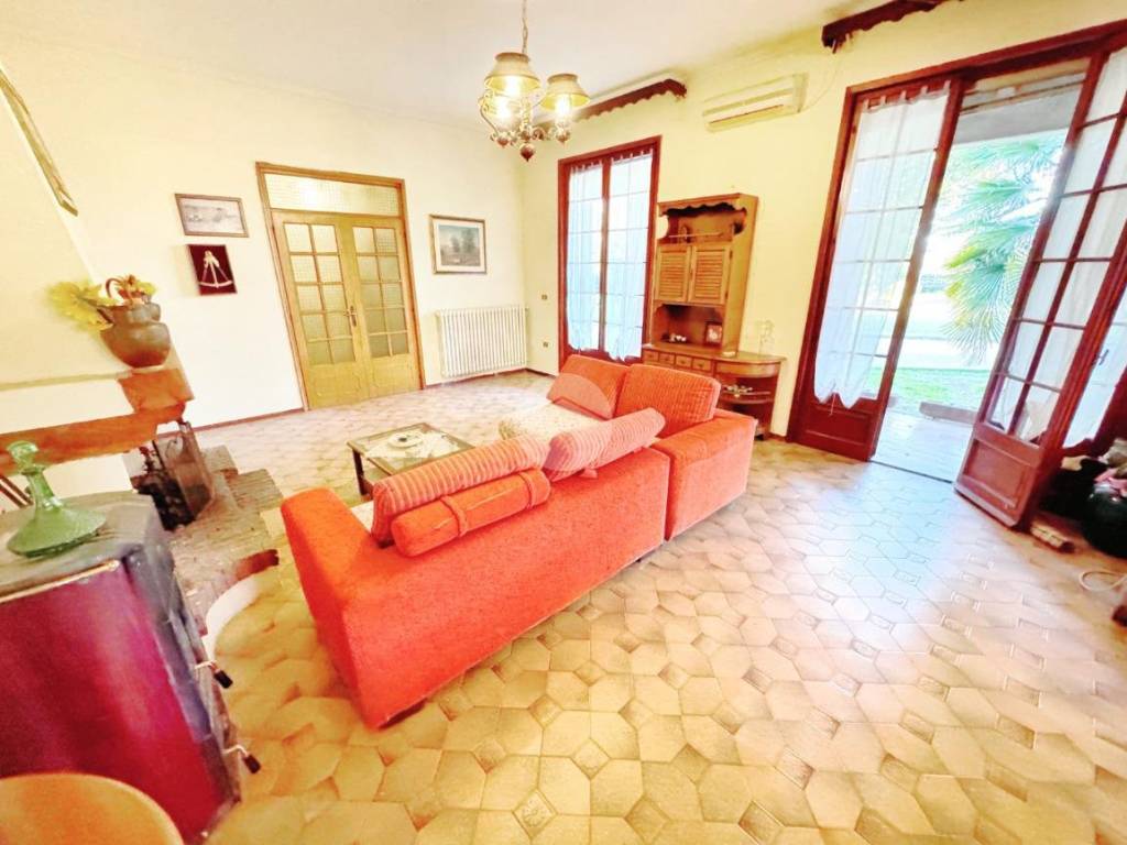 Villa a Sorbolo mezzani in STRADA MARTIRI DELLA LIBERTA', 175 - Foto 2