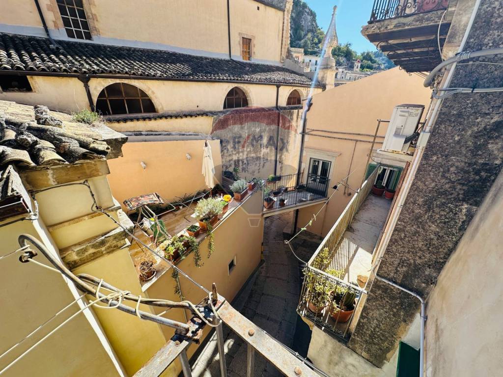 Casa indipendente a Modica in Via Santa Maria, 7 - Foto 2