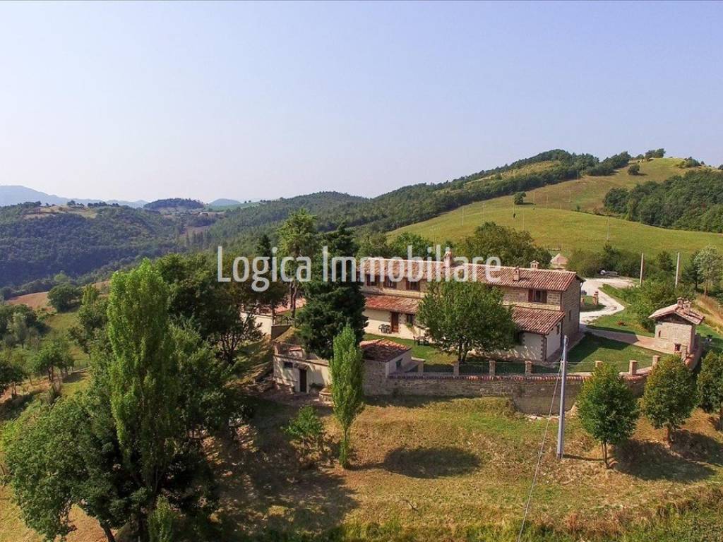 Rustico / casale a Gubbio in Via Torrente di S. Donato - Foto 4