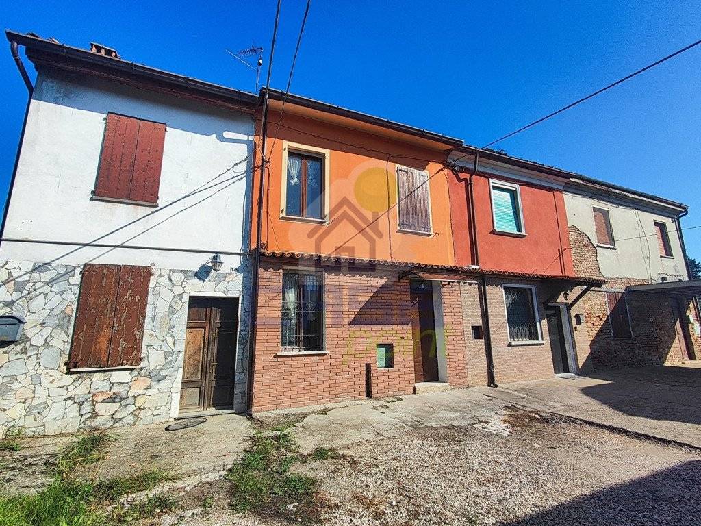 Casa indipendente a Scandolara ravara in via madonnina 17 - Foto 2