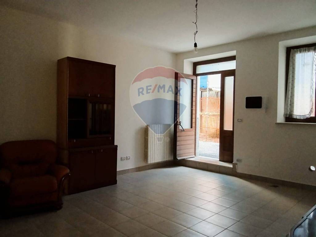 Casa indipendente a Castelvecchio subequo in Via Baglietto, 15 - Foto 2