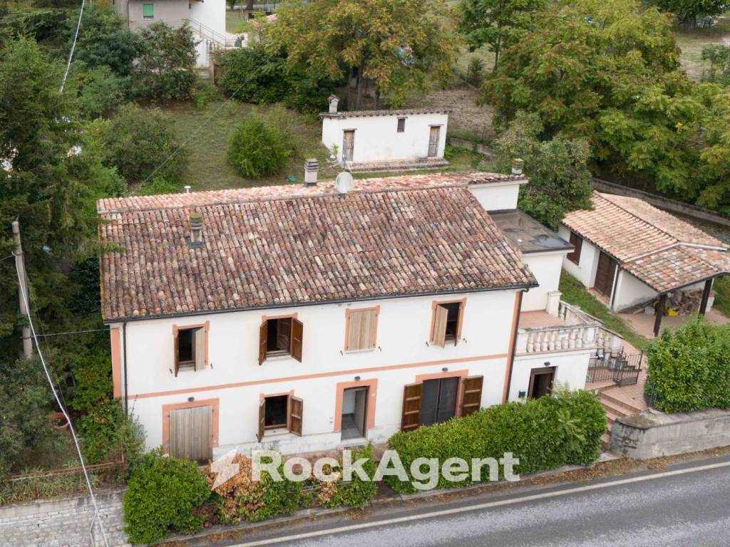 Villa a Acqualagna in Via Bellaria, 42 - Foto 2
