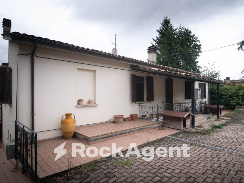 Villa a Acqualagna in Via Bellaria, 42 - Foto 3