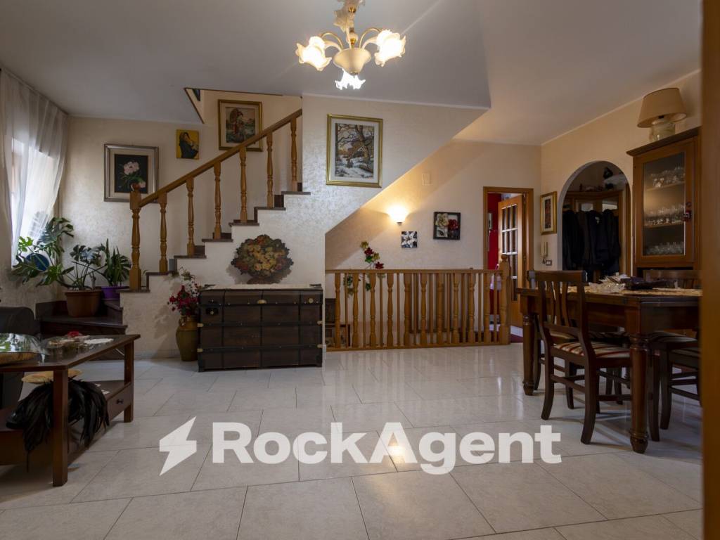 Appartamento a Borgia in Viale Guglielmo Sabatini, 2 - Foto 2