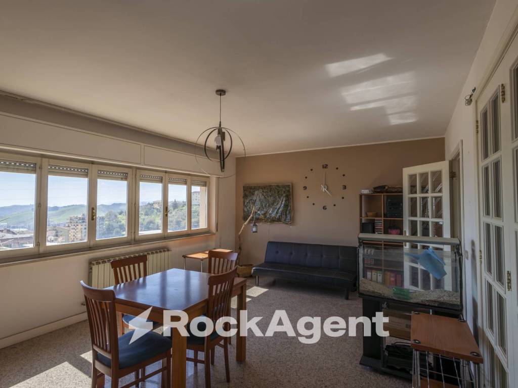 Appartamento a Catanzaro in Viale dei Bizantini, 2 - Foto 5