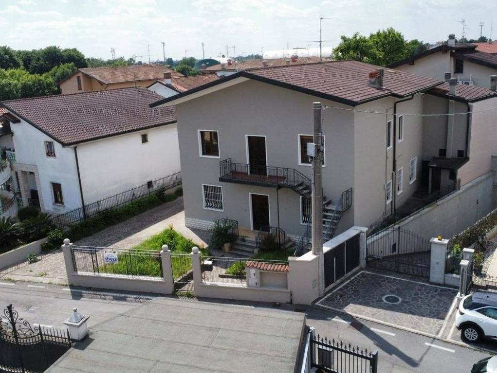 Appartamento a Castrezzato in via pascoli , 1 - Foto 4