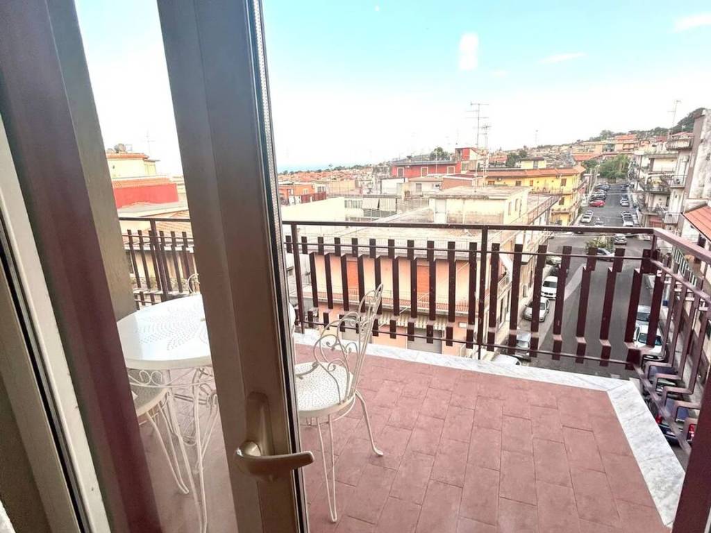 Appartamento a Aci catena in Via Petralia - Foto 2