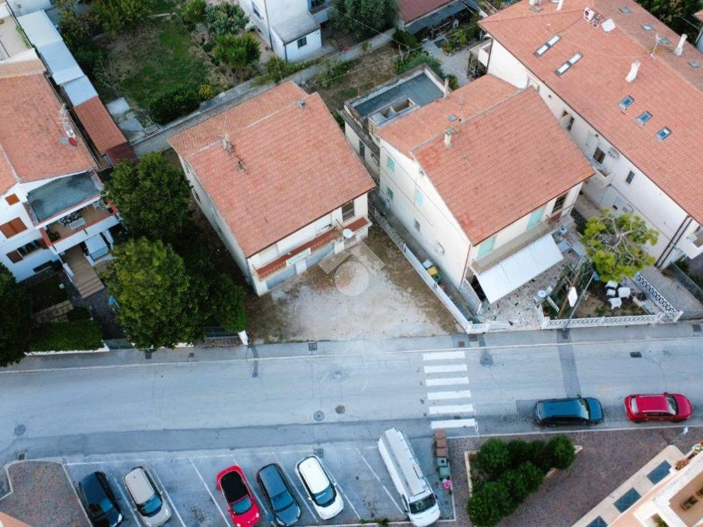 Casa indipendente a Civitanova marche in Via Nino Bixio, 89 - Foto 2