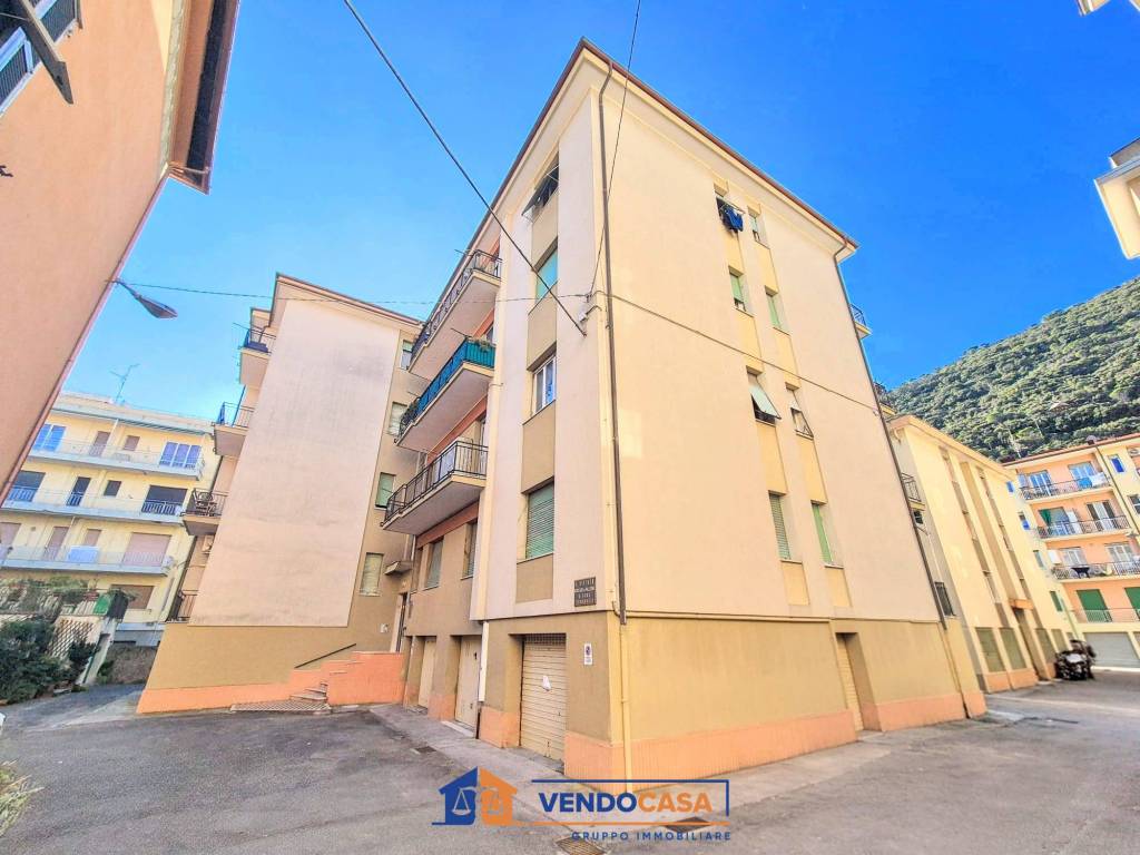 Box / garage a Finale ligure in Via Camillo Sbarbaro - Foto 5