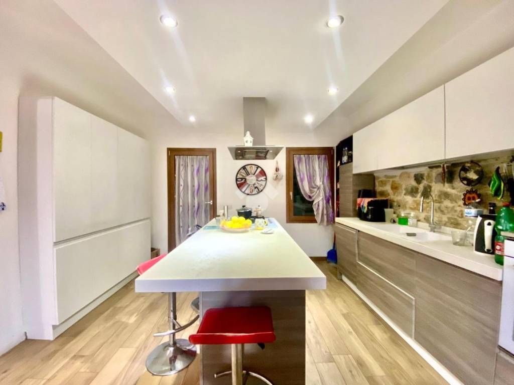 Villa a Cornuda in Via Ospedale, 15 - Foto 2