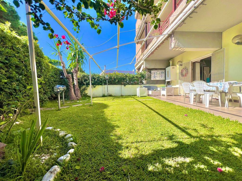 Appartamento a Santa marinella in Via Andrea Mantegna - Foto 2