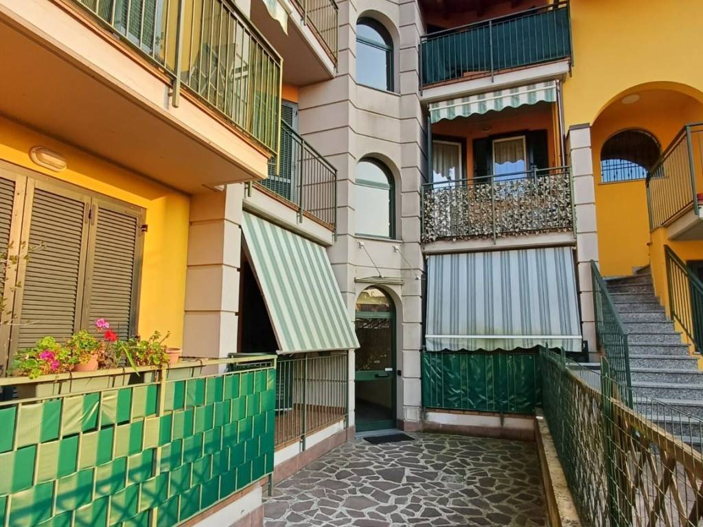 Appartamento a Brembate in VIA TIEPOLO 62 - Foto 2