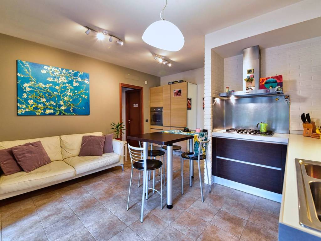 Appartamento a Carugo in Via Roggia Borromeo, 9 - Foto 2