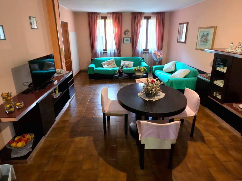 Appartamento a Gualtieri in Piazza Bentivoglio - Foto 5