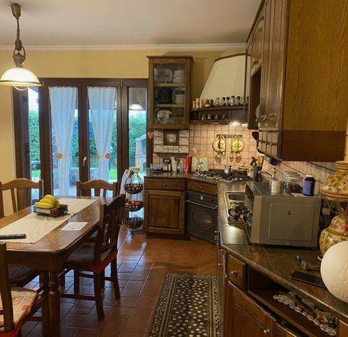 Villa a Sessa aurunca in Via Per Tuoro - Foto 3