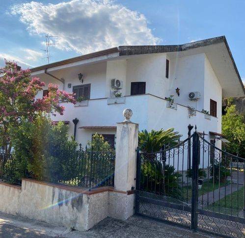 Villa a Sessa aurunca in Via Monte Ofelio 48 - Foto 3