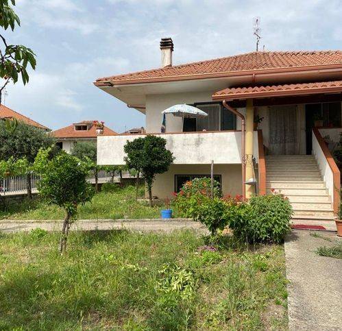 Villa a Sessa aurunca in Via Sessa Fasani 32 - Foto 2