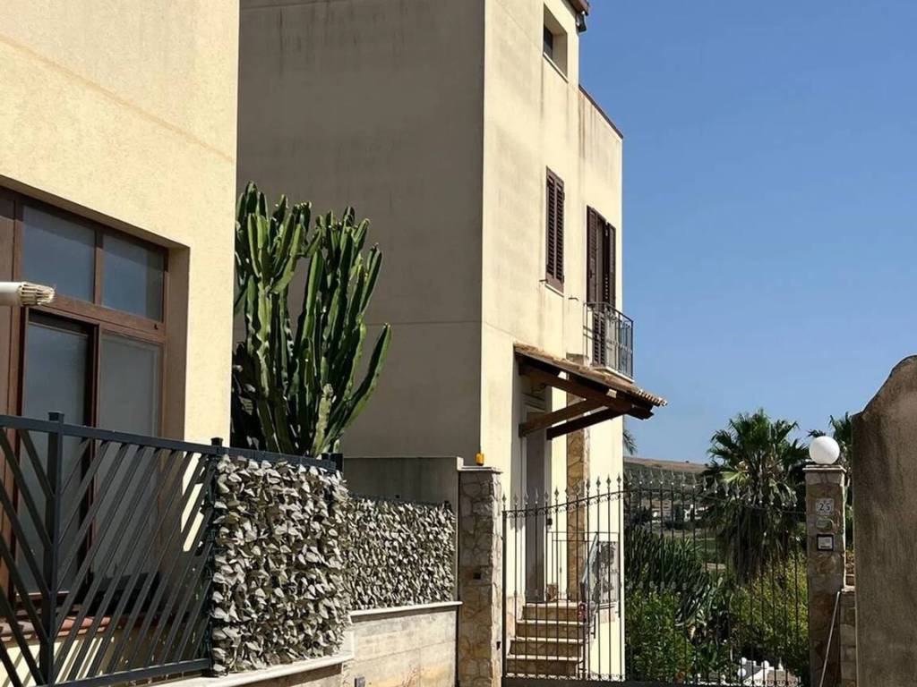 Villa a Valderice in Viale Crocci, 25 - Foto 2