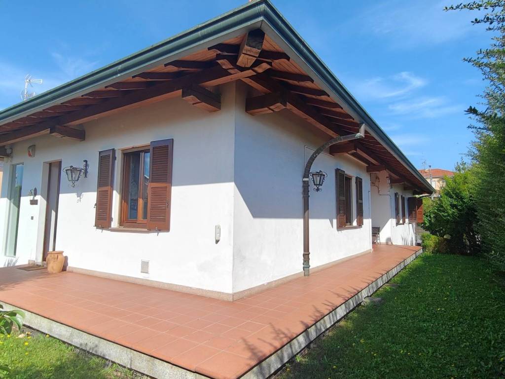 Villa a Cassolnovo in Via Lavatelli, 46 - Foto 2