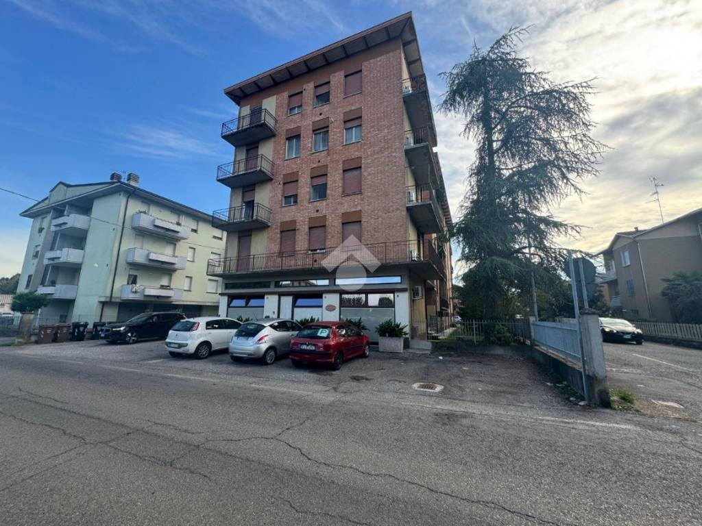 Appartamento a Castelnovo di sotto in Via G. Leopardi, 1 - Foto 2