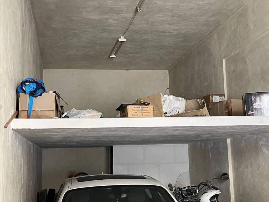 Box / garage a Caltanissetta in Via Gabriele Amico Valenti No Number - Foto 3