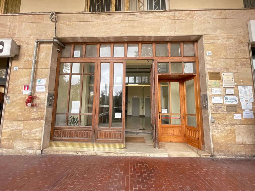 Appartamento a Caltanissetta in Viale Della Regione, 54 - Foto 4