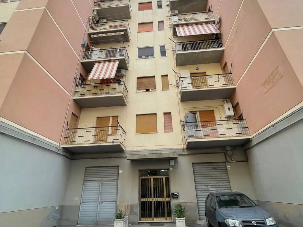 Appartamento a Caltanissetta in Via Edmondo De Amicis, 64 - Foto 2