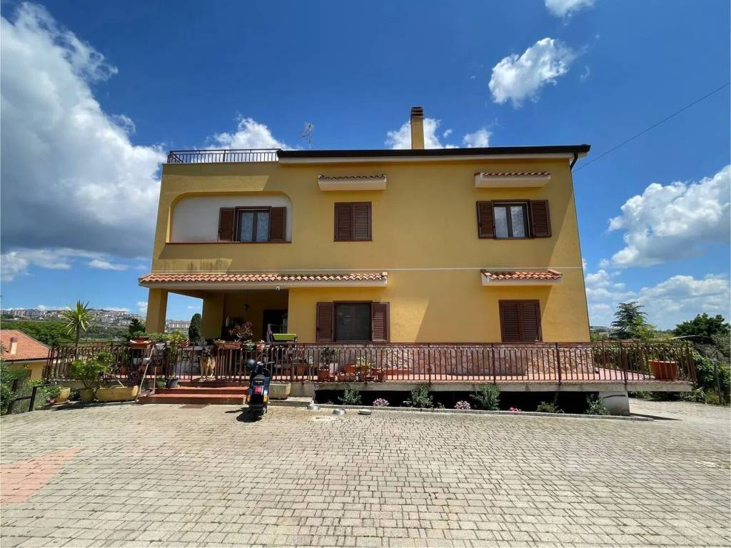Villa a Caltanissetta in Via Dei Giardini, 15 - Foto 2