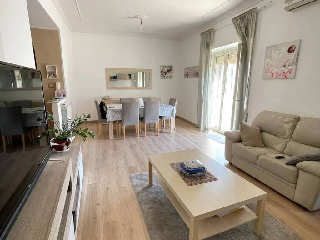 Appartamento a Caltanissetta in Via Edmondo De Amicis, 104 - Foto 3