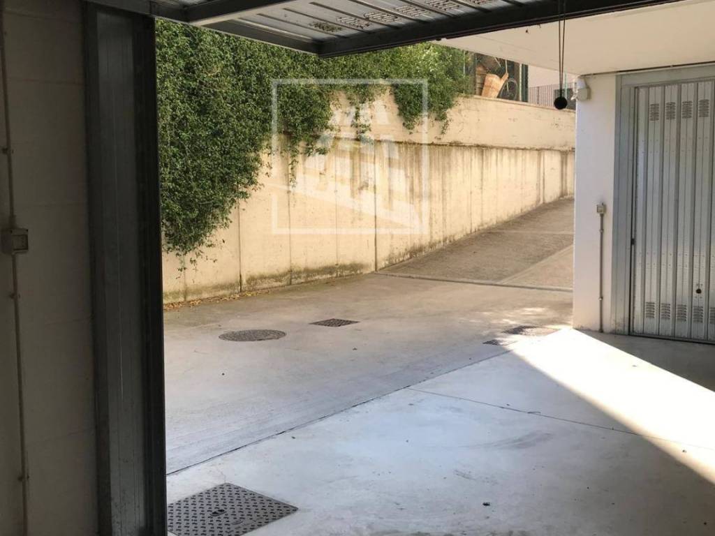 Box / garage a Reggio emilia in Via Codro, 1 - Foto 2
