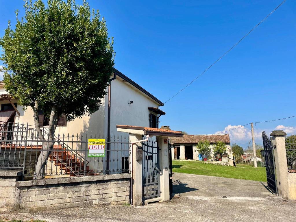 Villa a Ceccano in Via Pezze d'Ischia, 66 - Foto 3