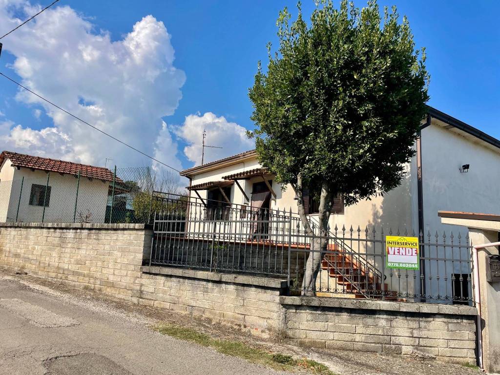 Villa a Ceccano in Via Pezze d'Ischia, 66 - Foto 4