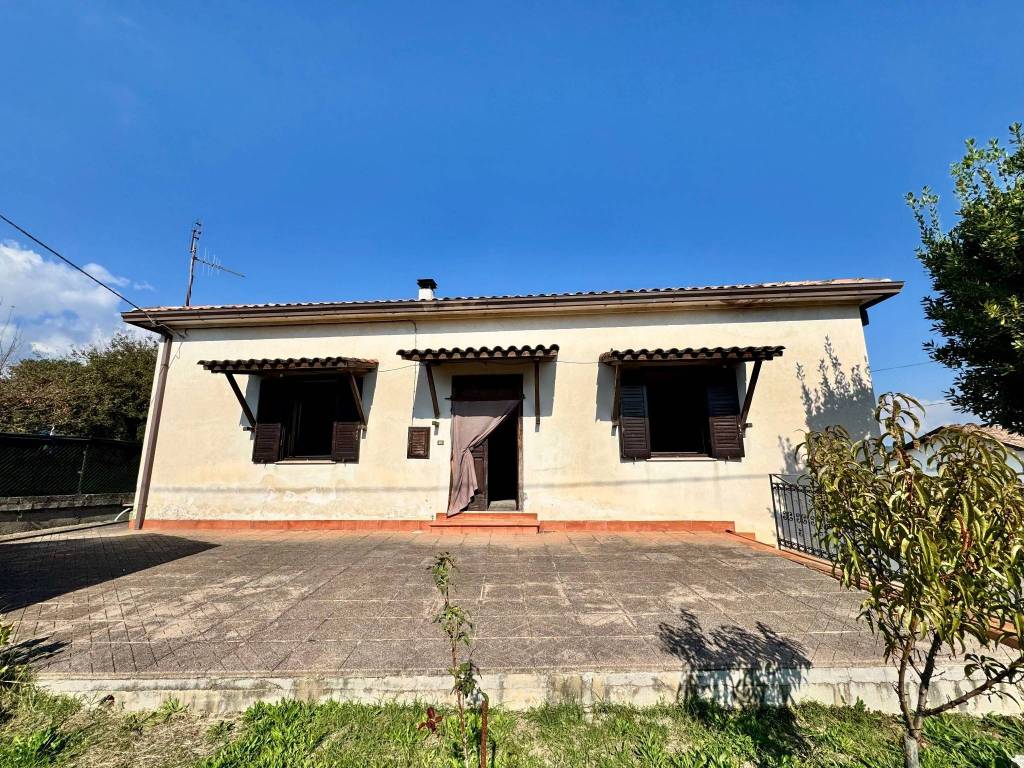 Villa a Ceccano in Via Pezze d'Ischia, 66 - Foto 5
