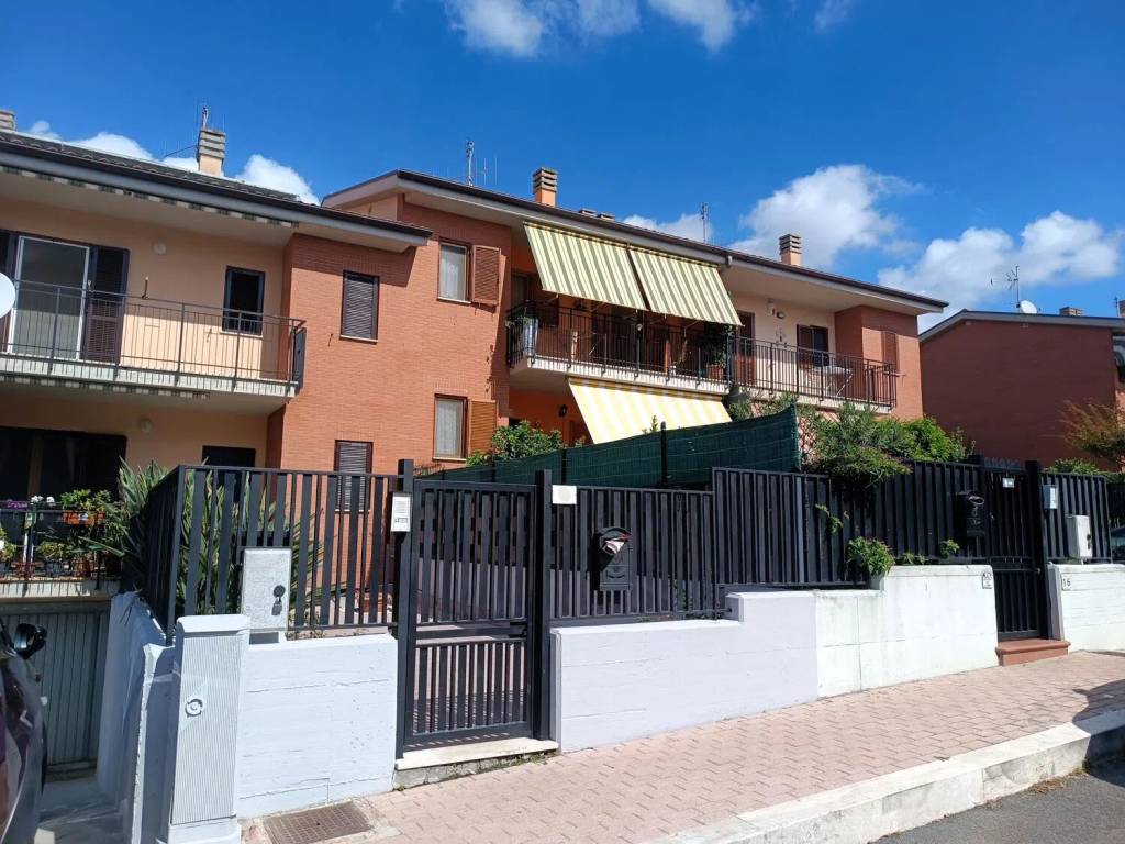 Villa a Cisterna di latina in Via Ischia No Number - Foto 4