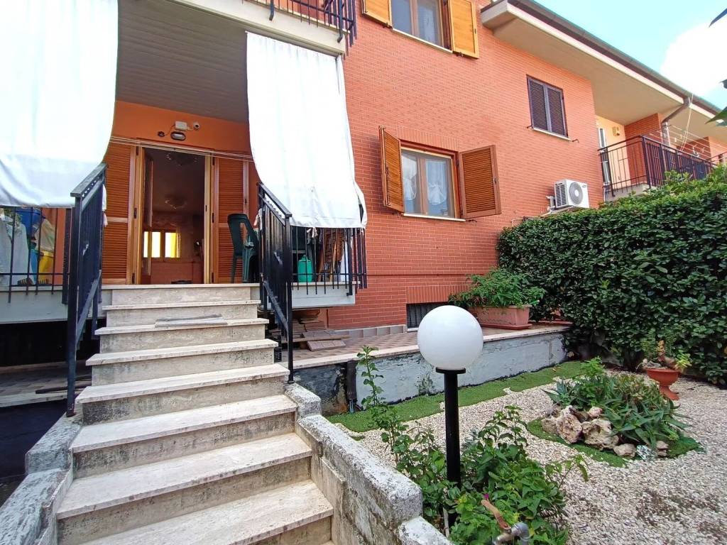 Villa a Cisterna di latina in Via Ischia No Number - Foto 5