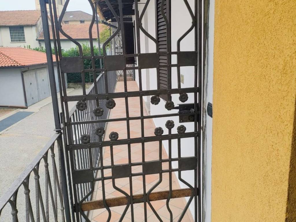 Appartamento a Somma lombardo in Via Cesare Battisti, 26 - Foto 3