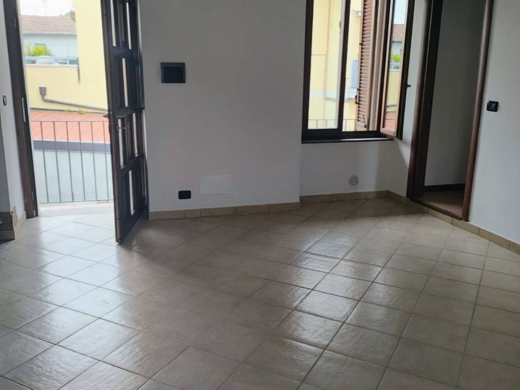 Appartamento a Somma lombardo in Via Cesare Battisti, 26 - Foto 5