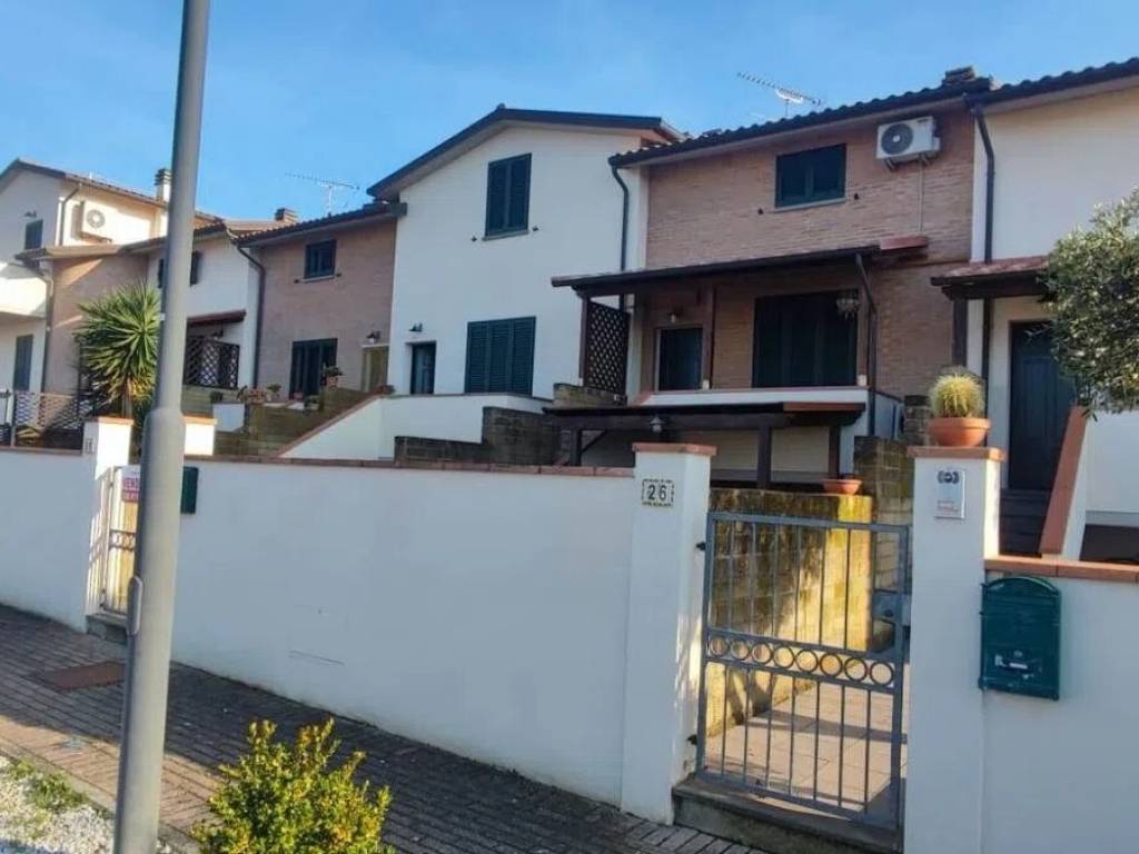 Appartamento a Cecina in Via Enrico Berlinguer - Foto 2