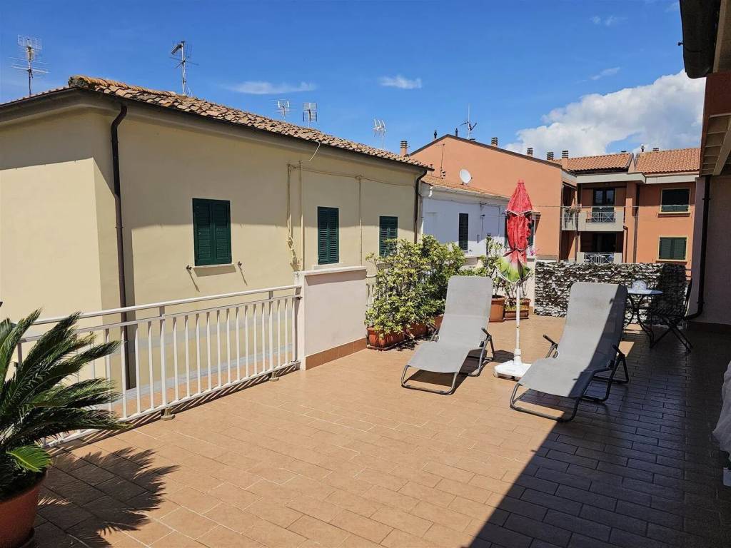 Appartamento a Cecina in Via C. Ginori - Foto 5
