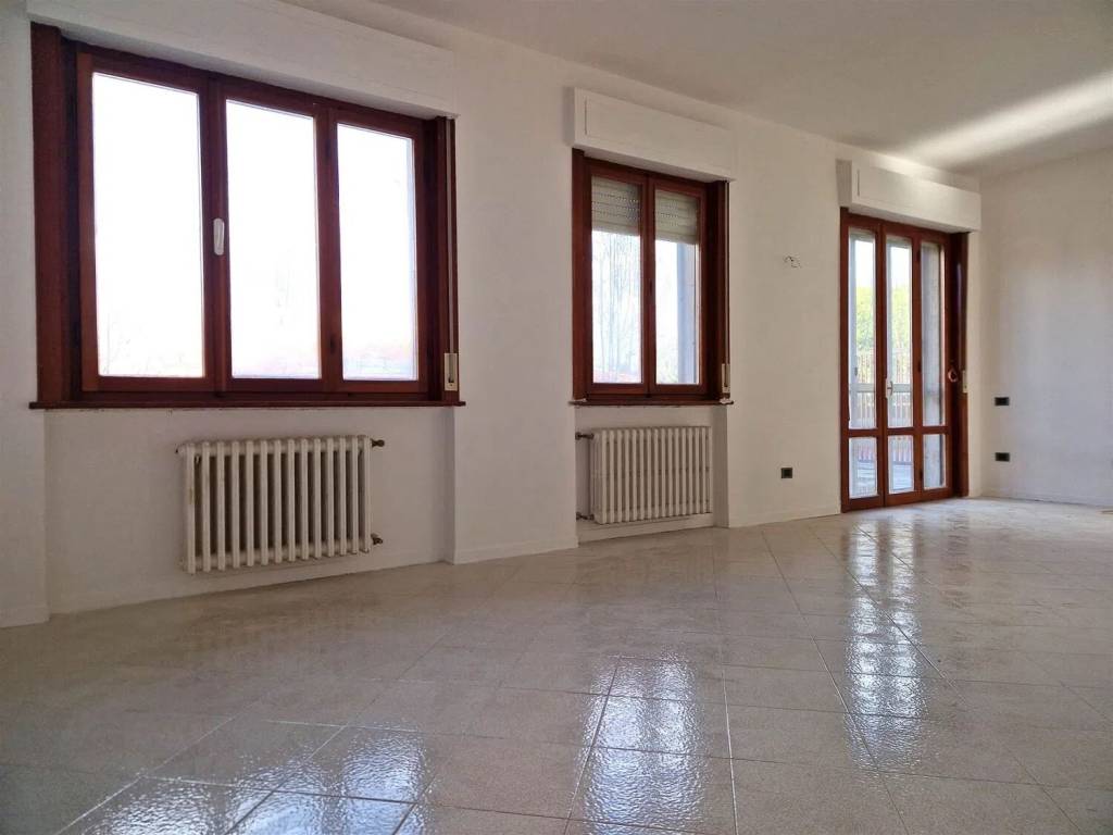 Appartamento a Cecina in Via Alessandro Volta - Foto 2